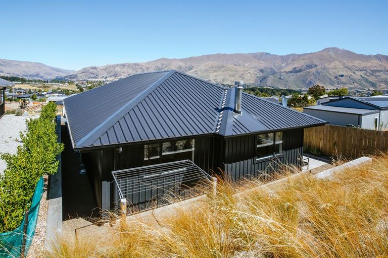 Photo of property in 14 Tuohy Lane, Wanaka, 9305