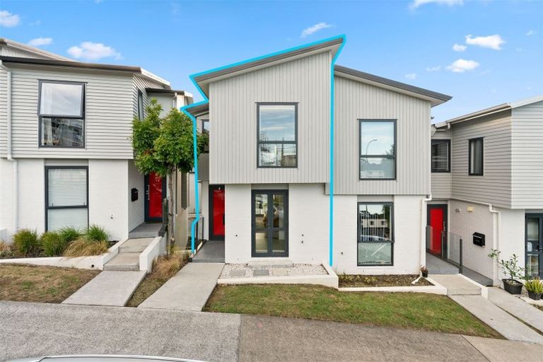 Photo of property in 9/10 Silver Moon Road, Albany Heights, Auckland, 0632