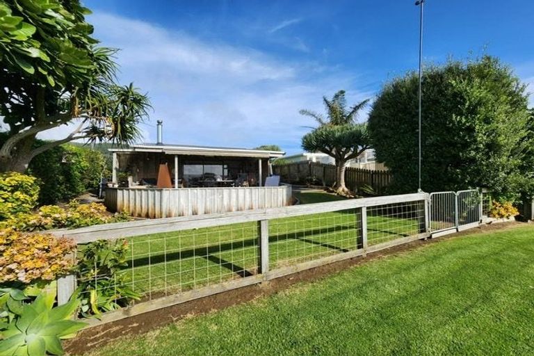 Photo of property in 116 Maunsell Road, Port Waikato, Tuakau, 2695