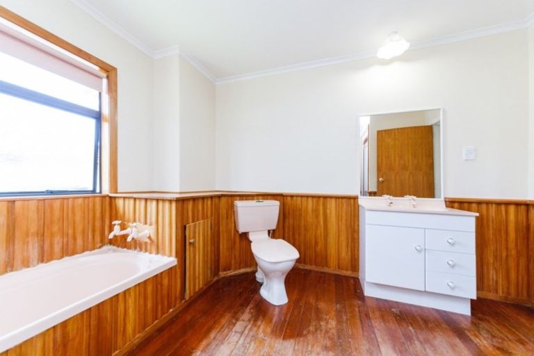 Photo of property in 40 Johnson Street, Bulls, 4818