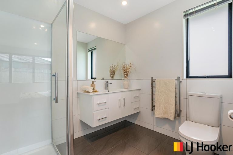 Photo of property in 15 Parkgrove Crescent, Pokeno, 2402