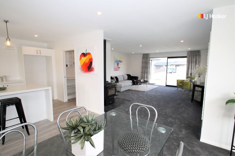 Photo of property in 25 Caledonia Drive, Mosgiel, 9024