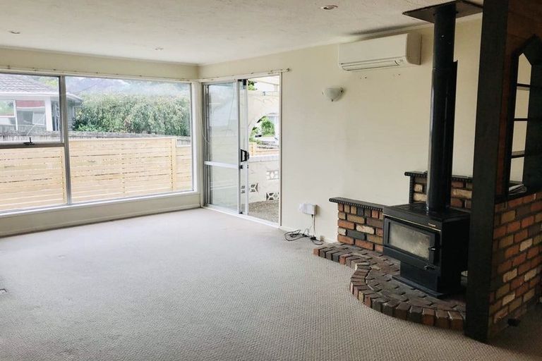 Photo of property in 15 Pixie Place, Pakuranga Heights, Auckland, 2010