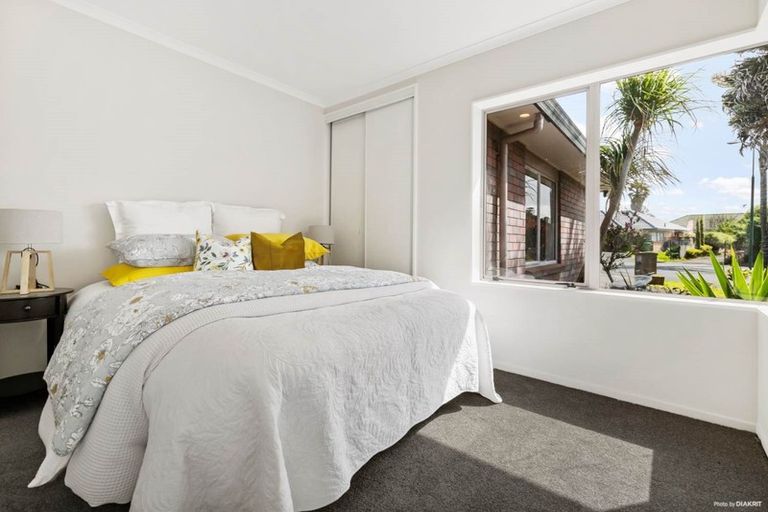 Photo of property in 11 Corfield Way, Burswood, Auckland, 2013