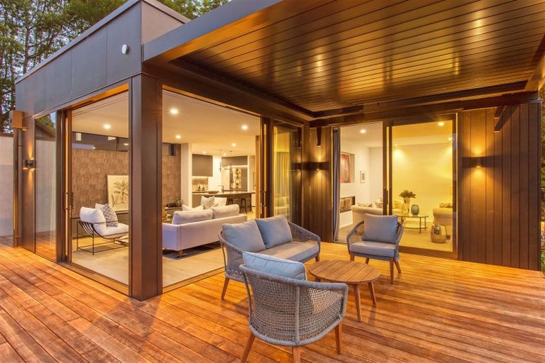 Photo of property in 26 Waiwetu Street, Fendalton, Christchurch, 8052