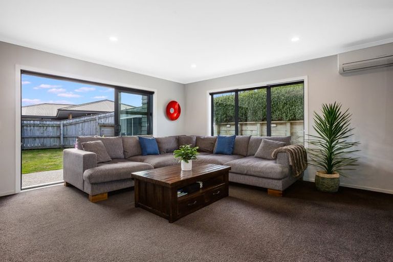 Photo of property in 12 Mo Street, Camborne, Porirua, 5026