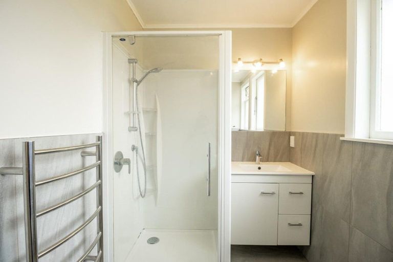 Photo of property in 33 Galway Avenue, Hokowhitu, Palmerston North, 4410