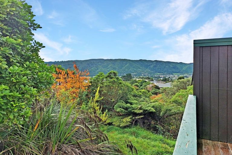 Photo of property in 40 Seymour Grove, Kingsley Heights, Upper Hutt, 5018