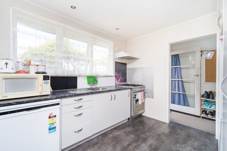 Photo of property in 14 Otaki Place, Westbrook, Palmerston North, 4412