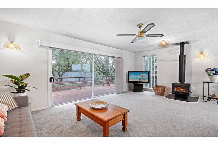 Photo of property in 13 Main North Road, Woodend, 7610