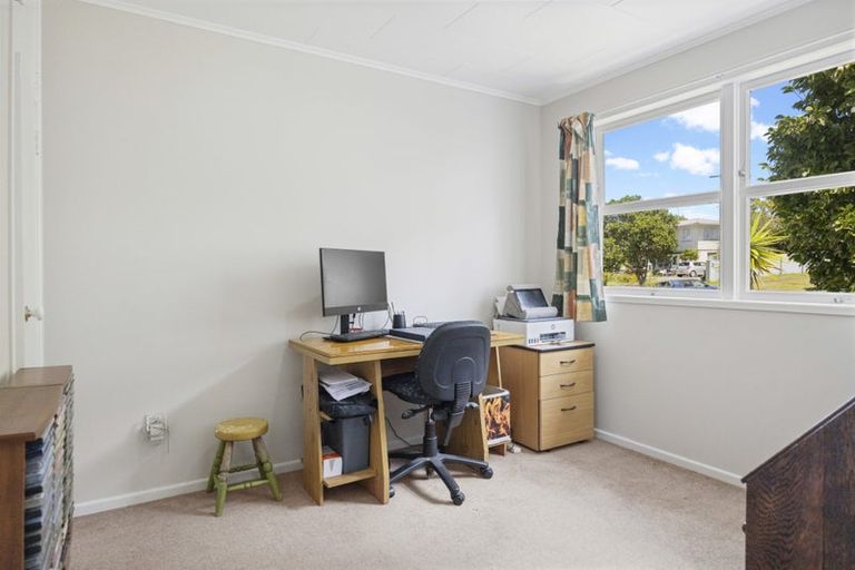 Photo of property in 38 Chatsworth Crescent, Pakuranga Heights, Auckland, 2010