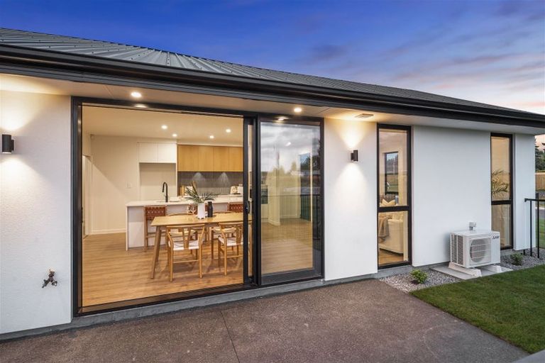 Photo of property in 8 Millhaven Place, Casebrook, Christchurch, 8051