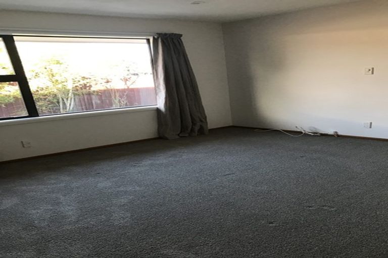 Photo of property in 1/5 Rhyl Place, Bryndwr, Christchurch, 8053