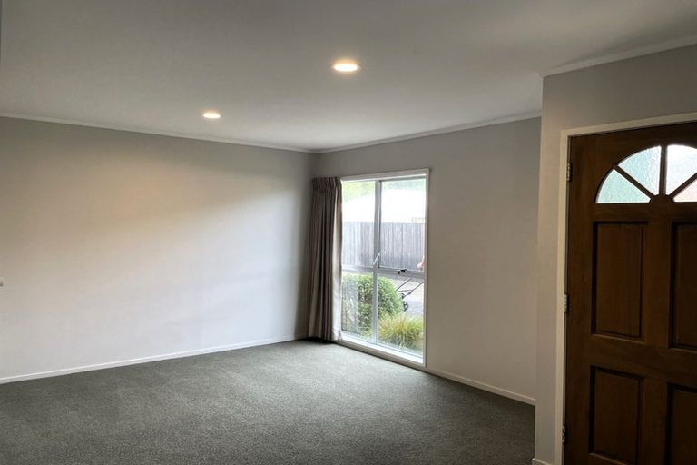 Photo of property in 106 Sturges Road, Henderson, Auckland, 0612