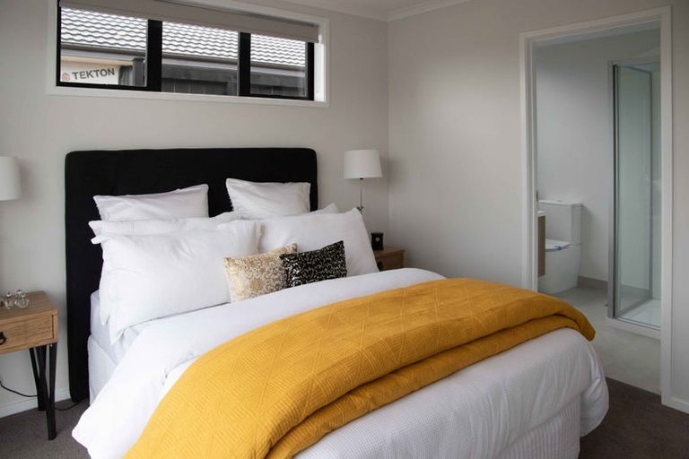 Photo of property in 6 Karaipiture Road, Karaka, 2124