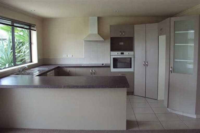 Photo of property in 17 Winchester Place, Rototuna North, Hamilton, 3210