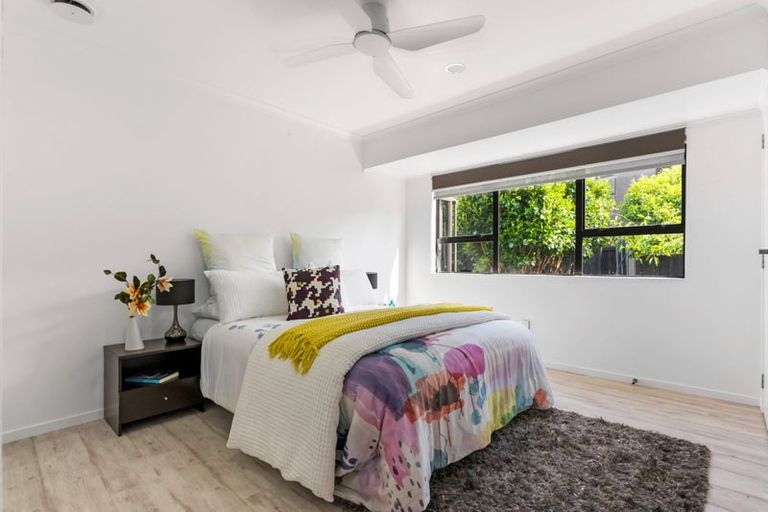 Photo of property in 1/131 Botany Road, Botany Downs, Auckland, 2010