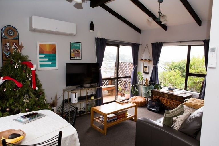 Photo of property in 8a Tarawera Road, Johnsonville, Wellington, 6037