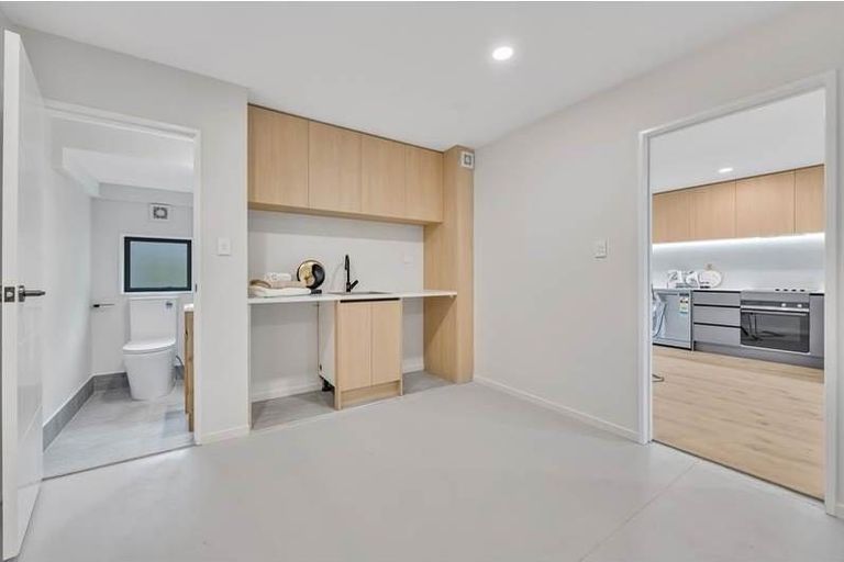 Photo of property in 25b Lavery Place, Sunnynook, Auckland, 0632