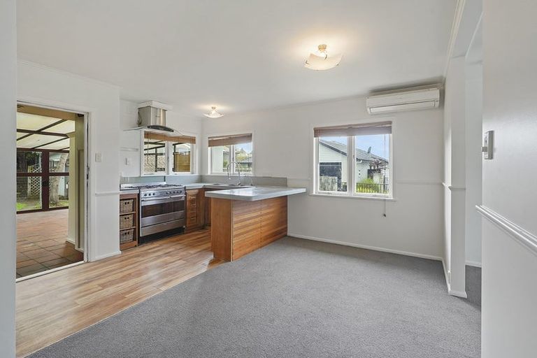 Photo of property in 28 Mount View Road, Melville, Hamilton, 3206