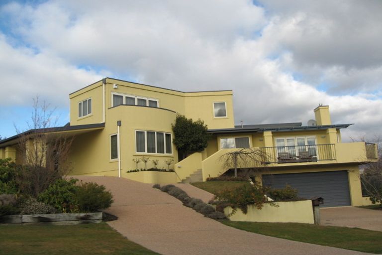 Photo of property in 10 Mulberry Lane, Wanaka, 9305