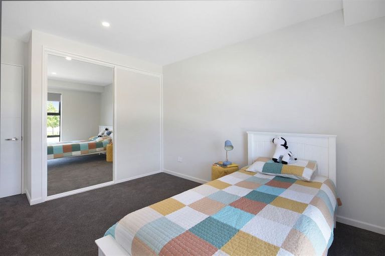 Photo of property in 2 Loch Tanna Way, Broomfield, Christchurch, 8042