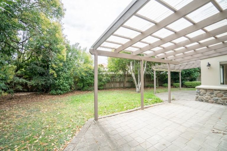 Photo of property in 4 Pastoral Lane, Hokowhitu, Palmerston North, 4410