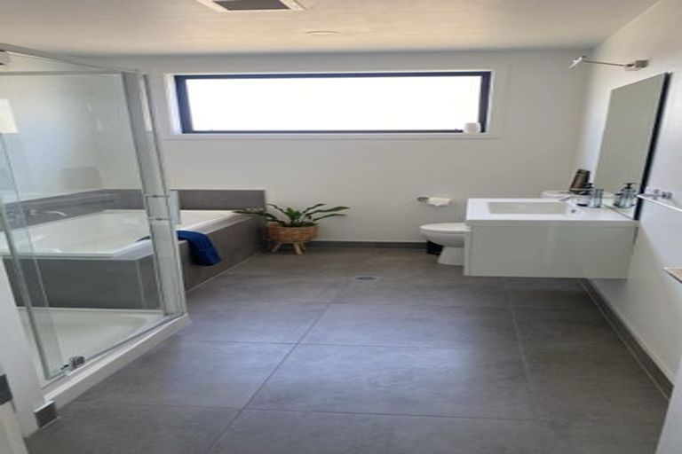 Photo of property in 24 Huxley Place, Lake Hayes, Queenstown, 9304