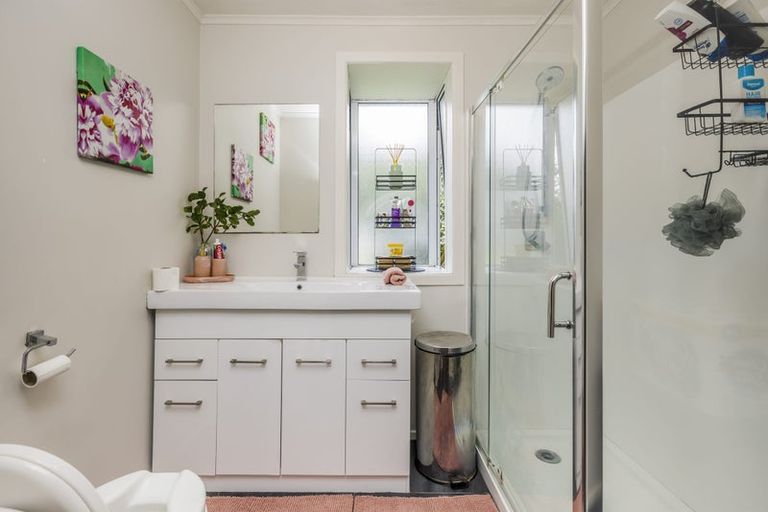 Photo of property in 17 Brentford Place, Manurewa, Auckland, 2102