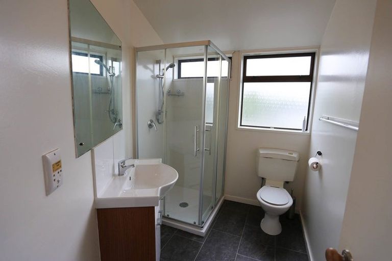 Photo of property in 2/4 Montana Avenue, Ilam, Christchurch, 8041