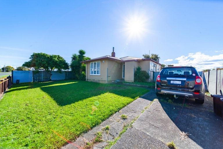 Photo of property in 16 Venables Avenue, Onekawa, Napier, 4110