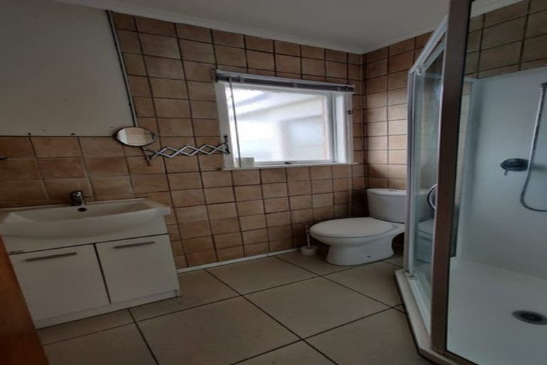 Photo of property in 4/44 Lake Road, Narrow Neck, Auckland, 0624