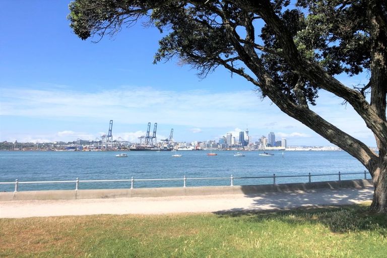 Photo of property in 26a Queens Parade, Devonport, Auckland, 0624