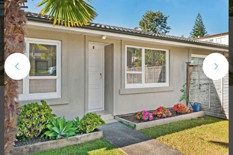 Photo of property in 1/10 Agincourt Street, Glenfield, Auckland, 0629