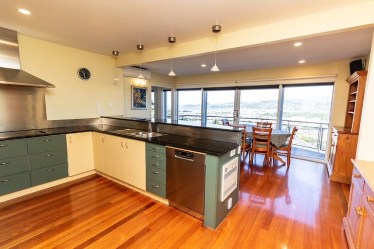 Photo of property in 131 Seatoun Heights Road, Miramar, Wellington, 6022