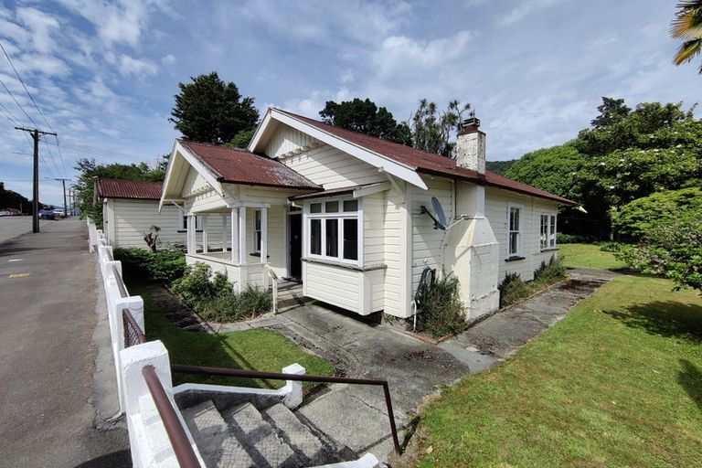 Photo of property in 90 Fairfax Street, Murchison, 7007