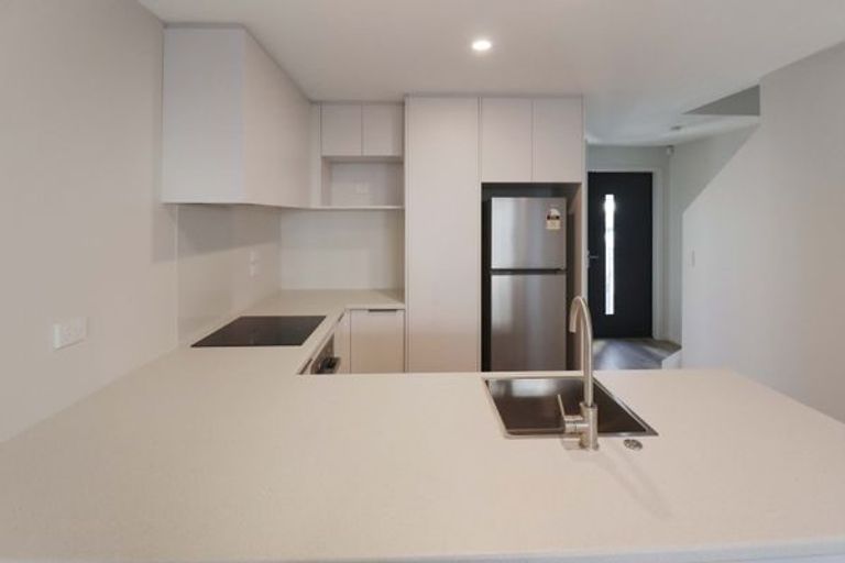 Photo of property in 1119e High Street, Taita, Lower Hutt, 5011