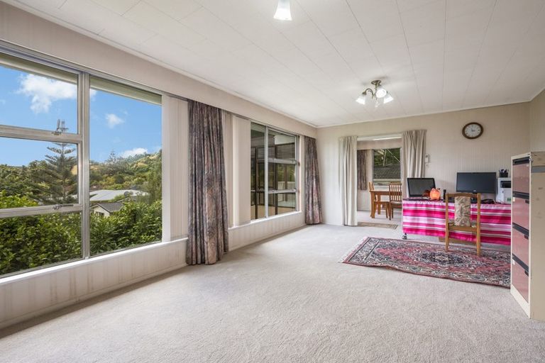Photo of property in 6 Woodman Drive, Tawa, Wellington, 5028