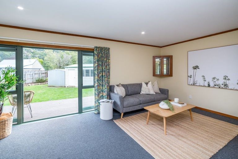 Photo of property in 3 Kowhai Grove, Featherston, 5710