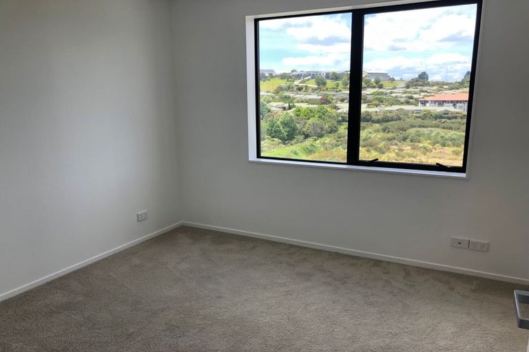 Photo of property in Apollo Apartments, 201/46 Rosedale Road, Rosedale, Auckland, 0632