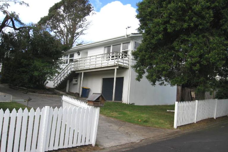 Photo of property in 2/34a Sunnynook Road, Sunnynook, Auckland, 0620
