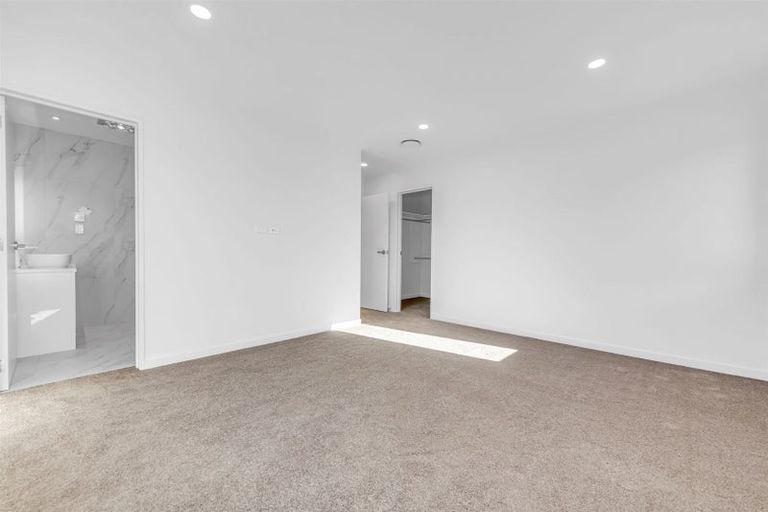 Photo of property in 6 Ballyliffin Drive, Flat Bush, Auckland, 2019
