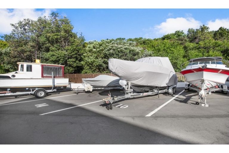 Photo of property in 10 Harbour Village Drive, Gulf Harbour, Whangaparaoa, 0930