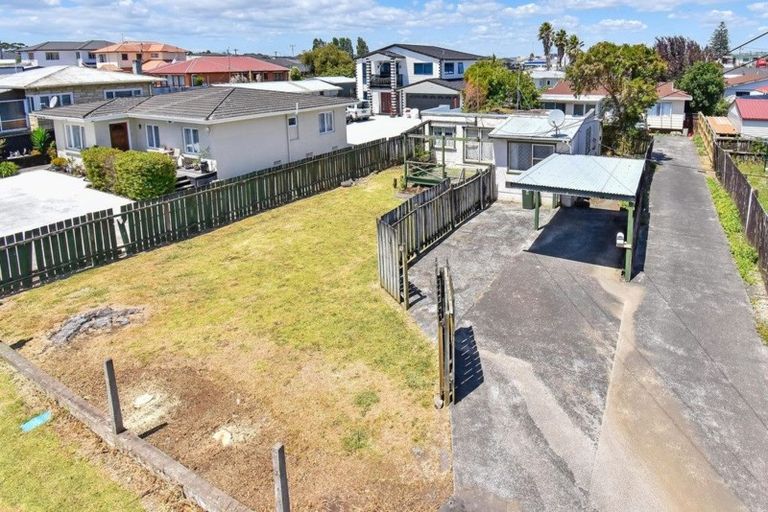 Photo of property in 1/3 Seddon Avenue, Papatoetoe, Auckland, 2104