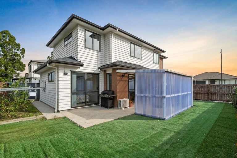 Photo of property in 35 Sapwood Crescent, Takanini, 2110