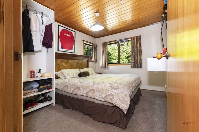 Photo of property in 219 Shaw Road, Titirangi, Auckland, 0604