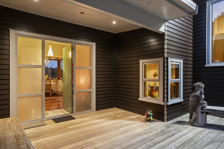 Photo of property in 30 Tinopai Road, Titirangi, Auckland, 0604