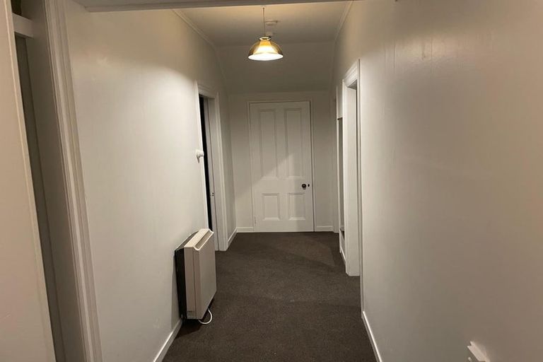 Photo of property in 34 Grove Road, Kelburn, Wellington, 6012