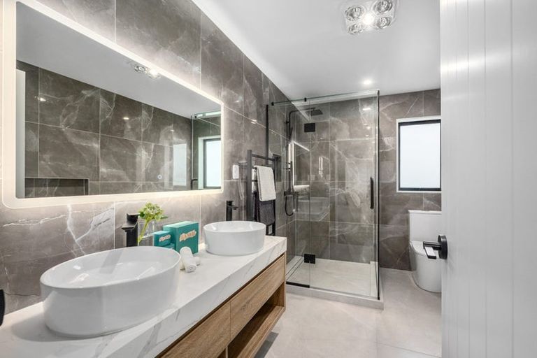 Photo of property in 8 Lumber Rise, Swanson, Auckland, 0614