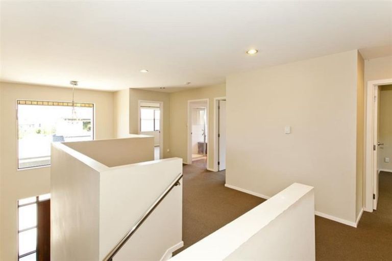 Photo of property in 13 Keating Rise, Northcross, Auckland, 0632